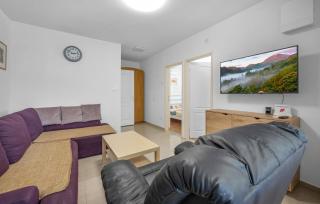 Pet Friendly Apartment In Rogoznica - 5