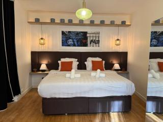 Marais, Sainte-croix Bretonnerie - 6 places - Paris - 3