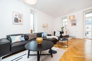 Amazing 2-bedroom with Terrace and Air-Condition and Free Garage - Prag - 4