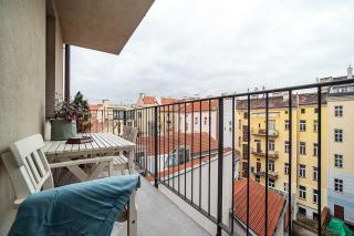 Amazing 2-bedroom with Terrace and Air-Condition and Free Garage - Prag - 9