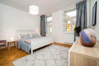 Amazing 2-bedroom with Terrace and Air-Condition and Free Garage - Prag - 6