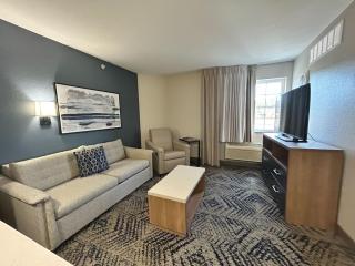 Candlewood Suites Fayetteville by IHG - Fayetteville - 9