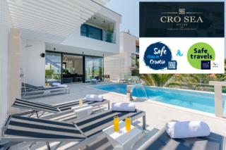 Luxury "Villa Pax" with heated infinity-pool, 8 sleeps - 0