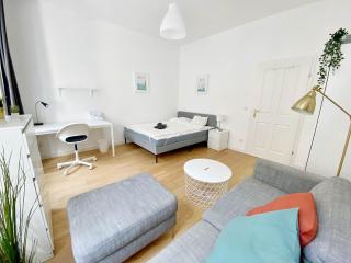 Beautiful Apartment in hip area with 3 bed rooms - 6