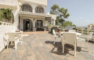 Stunning Apartment In Torrevieja - Torrevieja - 9