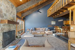 Private Hot Tub, Gondola Views, Less Than 100 Yards to Slopes - 0