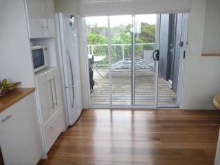 3 Bed Coastal getaway - walking distance to Beach - Smiths Beach - 4