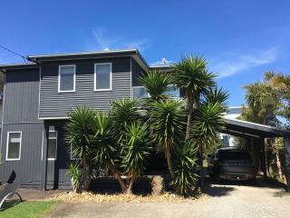 3 Bed Coastal getaway - walking distance to Beach - Smiths Beach - 1