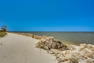 Luxe Beachfront WindMark Cottage with Deck! - Highland View - 8