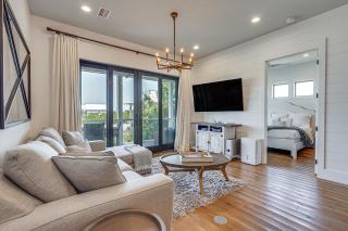 Luxe Beachfront WindMark Cottage with Deck! - Highland View - 7