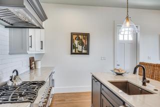 Luxe Beachfront WindMark Cottage with Deck! - Highland View - 3