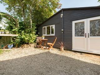 Bright & Airy Countryside Cabin Near Oxford, Perfect Getaway with Scenic Views - Stanton Saint John - 2