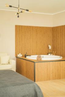 Domus Suite Herculaneum jacuzzi - 9