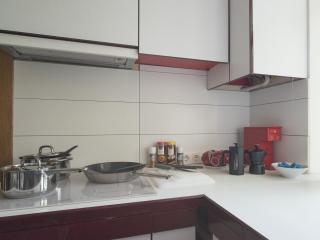 Midcentury modern, quiet, 40m studio with bath - 6