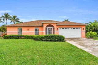 4 Miles to Beach and Walk to Shops - Naples - 5