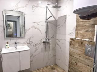 Modern 1BR Apartment with free Parking and free Gym Pass - Plovdiv - 5