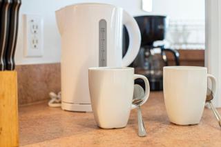 630- 3 Bedroom South facing Home with Pool Drenched in Florida Sunshine Perfect for Families - 4