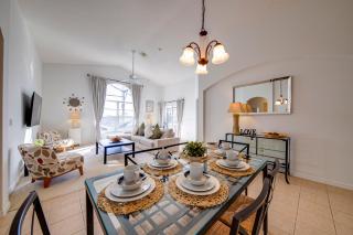 630- 3 Bedroom South facing Home with Pool Drenched in Florida Sunshine Perfect for Families - Davenport - 8