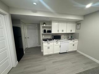 Cozy 1 bedroom basement apartment - 4