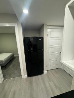 Cozy 1 bedroom basement apartment - 3