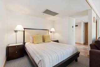 Le Chamois by Whistler Premier - 1