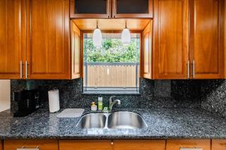 Charming 2BR Waterfront House - 6