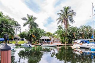 Charming 2BR Waterfront House - 7