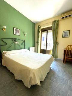 Hostal Fernández Atocha - 2