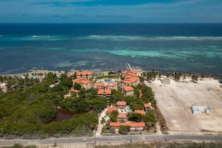 Residences at Barrier Reef 10-2B Oceanfront 2 BR by Stay Floreo - San Pedro - 3