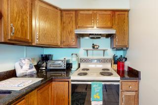 Bradley On The Bay 130G - 1