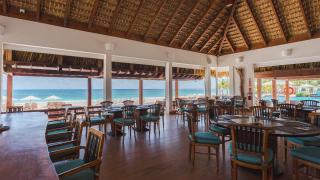 1BDR Rockstar's Paradise in front of Hard Rock H. - 1