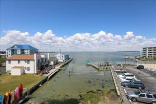 Bradley On The Bay 324F - 4