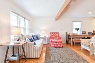 Lovely Home Minutes from Beach in Chatham - Chatham - 3