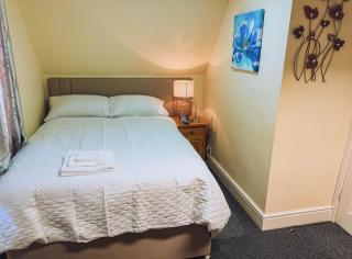 1 Bedroom Apartment Near Touchwood Shopping Centre Solihull - 1