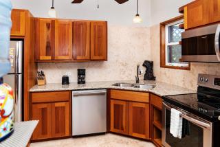 Residences at Barrier Reef 10-3A Oceanfront 2 BR by Stay Floreo - San Pedro - 8