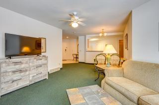 Community Pool and Hot Tub Pigeon Condo Near Beach - 7