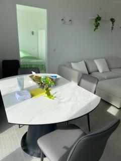 Room only - Serene room with Chineses-Parisian - 3