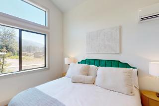 5BR Home with Nearby Lake, AandC and Private Backyard - 4