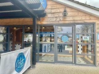 The Lakeside21 Caravan 8 berth with Hot tub at Tattershall Lakes - Tattershall - 4