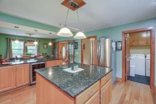 Peaceful Bluff City Retreat with Fire Pit and Grill - 3