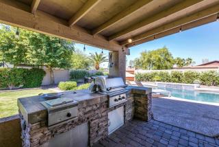 Spacious Backyard W Free Heated Pool, Tv And Bbq - Scottsdale - 5