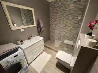 Cosmopolitan Apartament Prima Shops - Oradea - 4