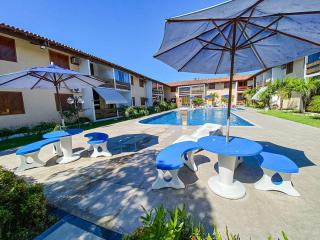 Flat com 1 quarto com ar split, sala e cozinha completa, No condomínio Portal do Atlântico a 100m praia de Taperapuã (Barraca do Gaúcho) , portaria 24hrs, piscina. - Porto Seguro - 2