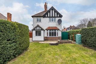 Lovely Home in Sherwood Nottingham, with Private Garden and Large Driveway Great for Professionals - Nottingham - 2