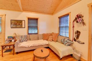 Cozy Beattyville Cabin with Fire Pit - 7