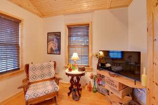 Cozy Beattyville Cabin with Fire Pit and Hot Tub - Beattyville - 5