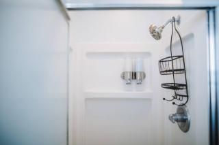 Dreamy Cottage 2 Blocks to Beach, Boardwalk & Lake - Carolina Beach - 5