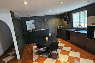 Apartment in big house with private pool & large outdoor space - L'Alfas del Pi - 6