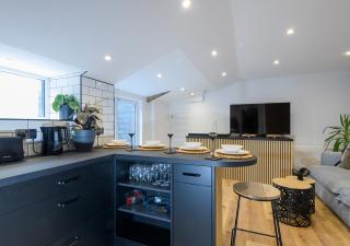 The Flat - Brand new renovation in amazing location - 8