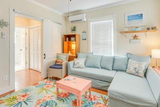 1 Mi to Beach Colorful Cottage in Galveston! - 6